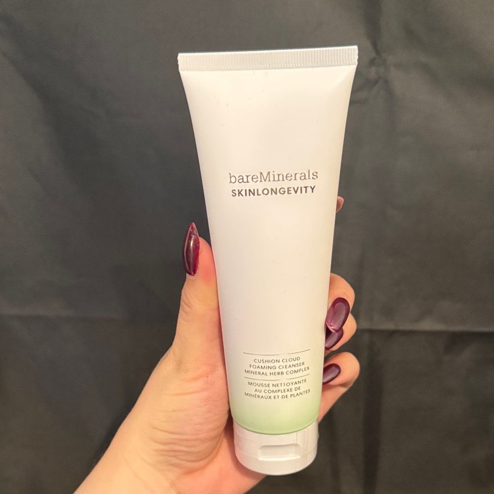 bareMinerals SKINLONGEVITY Cushion Cloud Cleanser - White and Cream